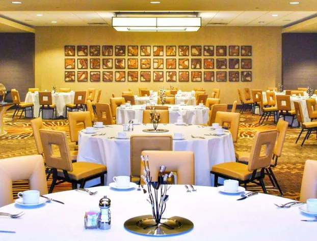 Doubletree By Hilton Reading hotel detail image 3