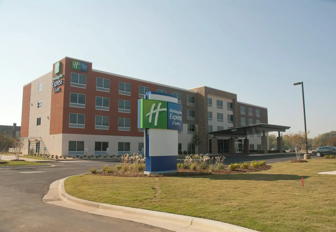 Holiday Inn Express & Suites Decatur by IHG hotel hero