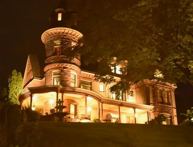 Henderson Castle Inn hotel detail image 4