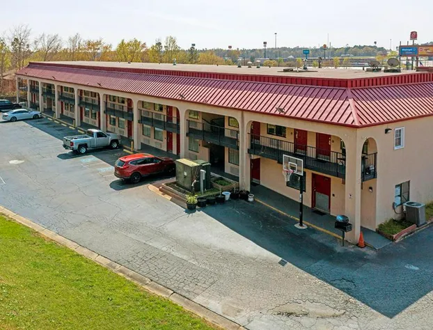 Regency Inn & Suites hotel detail image 2