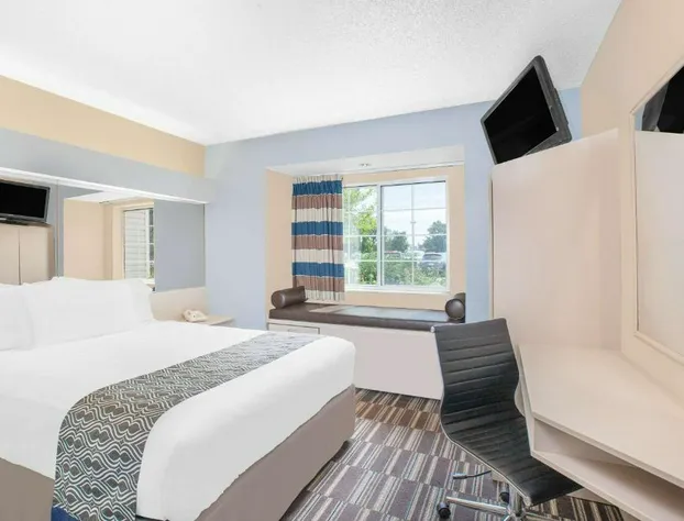 Microtel Inn & Suites By Wyndham Clear Lake hotel detail image 2