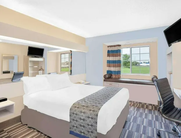 Microtel Inn & Suites By Wyndham Clear Lake hotel detail image 4