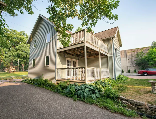 White Rose Inns hotel detail image 3