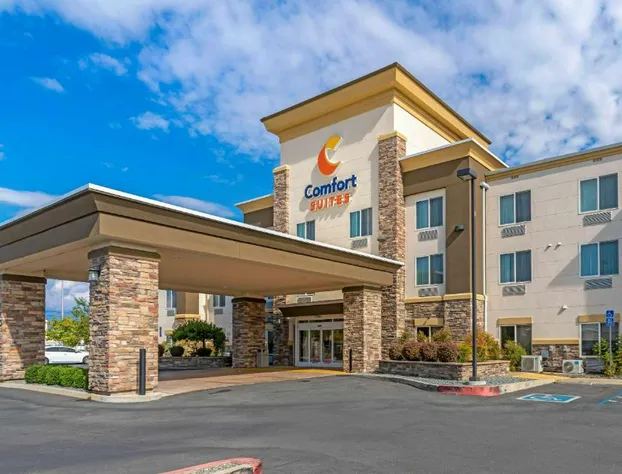 Comfort Suites Redding - Shasta Lake hotel detail image 2