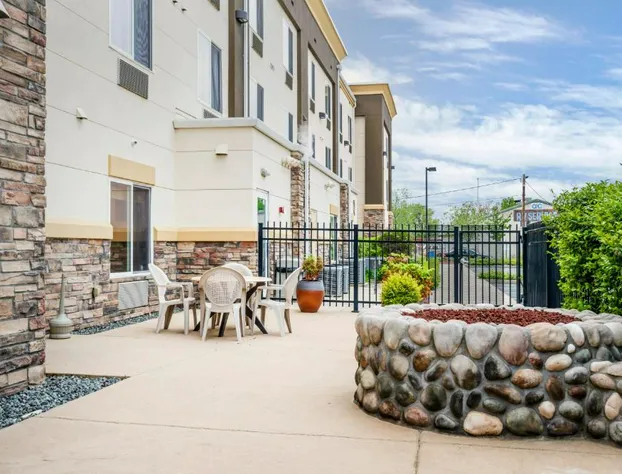 Comfort Suites Redding - Shasta Lake hotel detail image 3