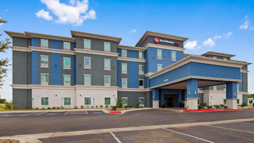 Best Western Plus Laredo Inn & Suites hotel hero