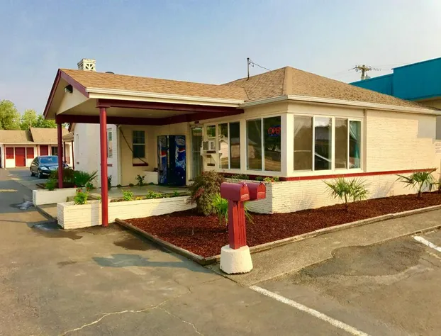 Travelers Inn Motel hotel detail image 4