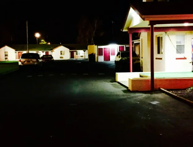 Travelers Inn Motel hotel detail image 1