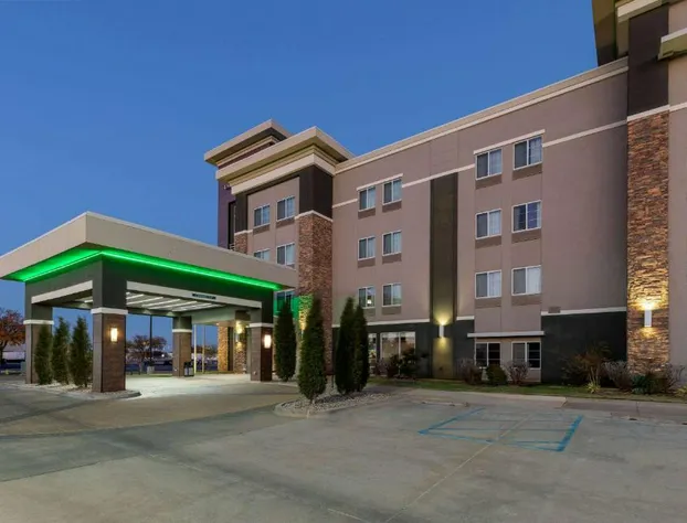 La Quinta Inn & Suites by Wyndham Wichita Falls - MSU Area hotel detail image 4