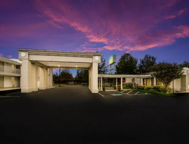 SureStay Hotel by Best Western Columbus Downtown hotel detail image 2