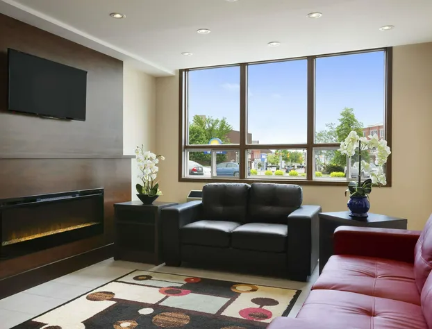 Days Inn & Suites by Wyndham North Bay Downtown hotel detail image 2