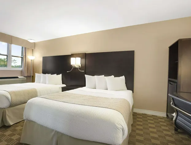 Days Inn & Suites by Wyndham North Bay Downtown hotel detail image 4