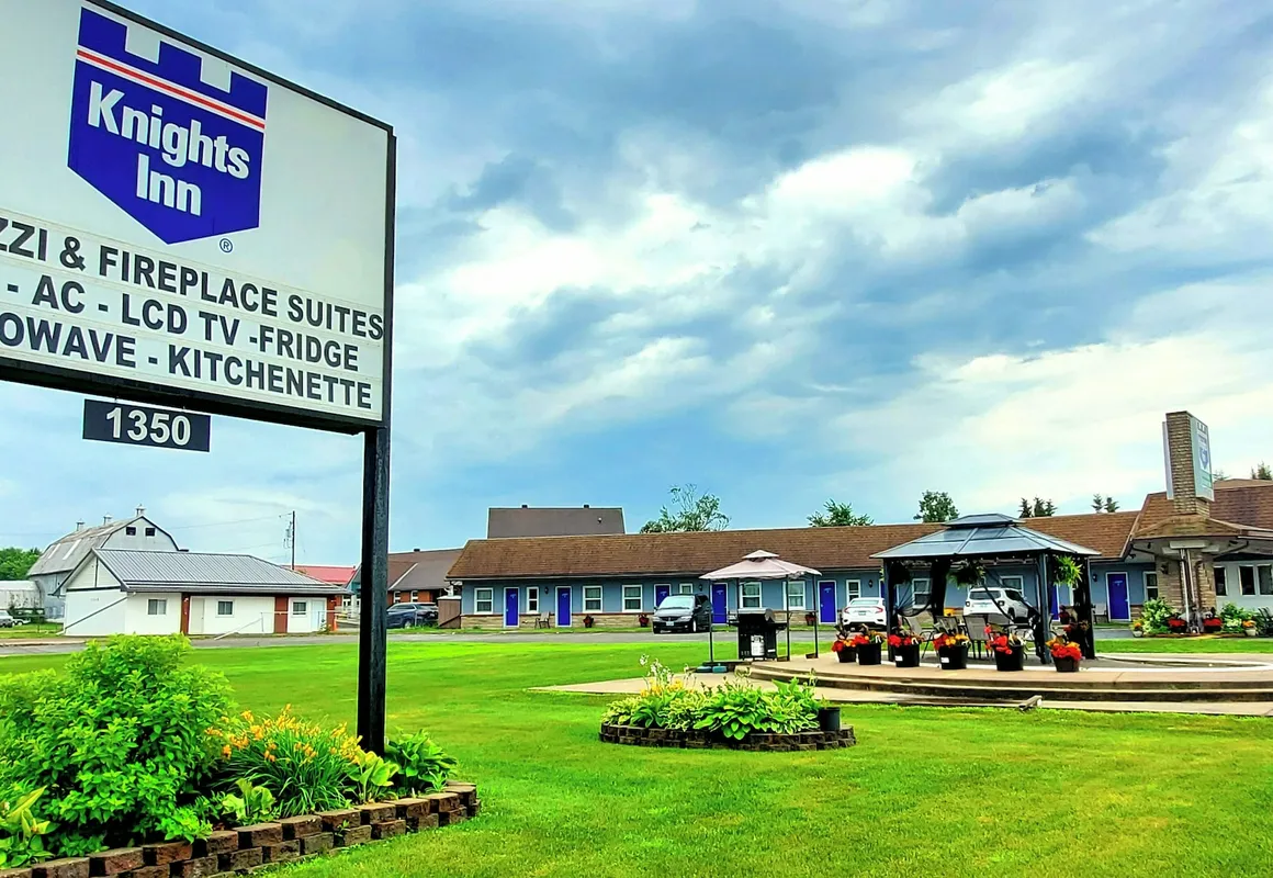 Knights Inn Colonial Fireside Inn hotel hero