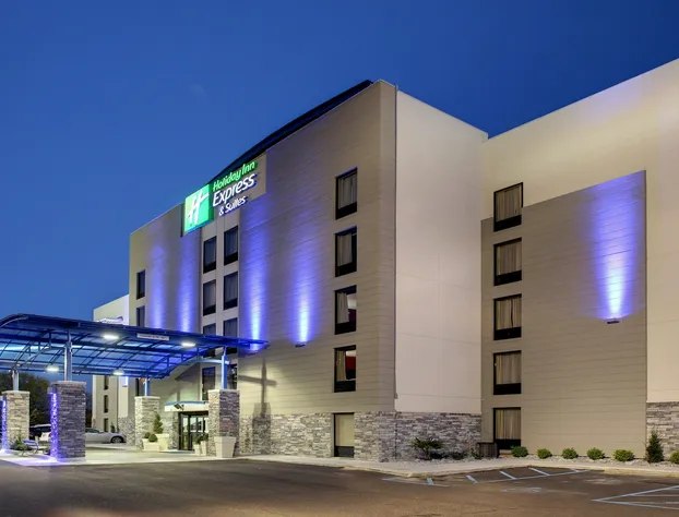 Holiday Inn Express & Suites Jackson Downtown - Coliseum by IHG hotel detail image 2