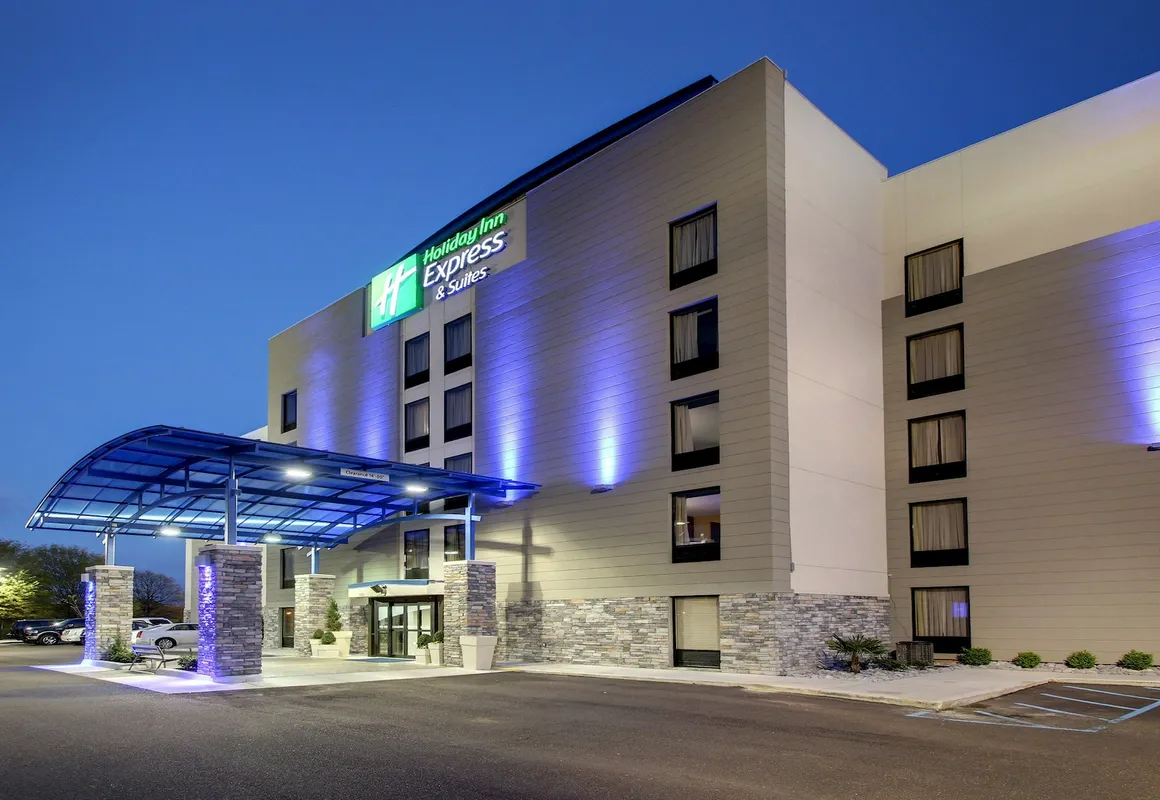 Holiday Inn Express & Suites Jackson Downtown - Coliseum by IHG hotel hero