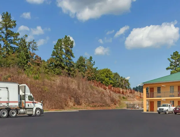 Days Inn by Wyndham Lenoir City hotel detail image 1