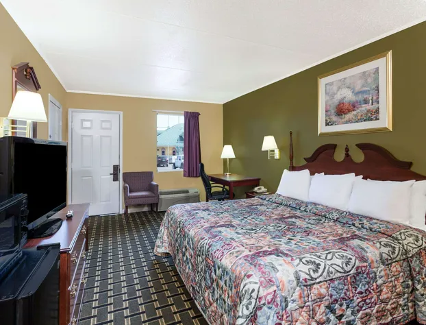 Days Inn by Wyndham Lenoir City hotel detail image 4