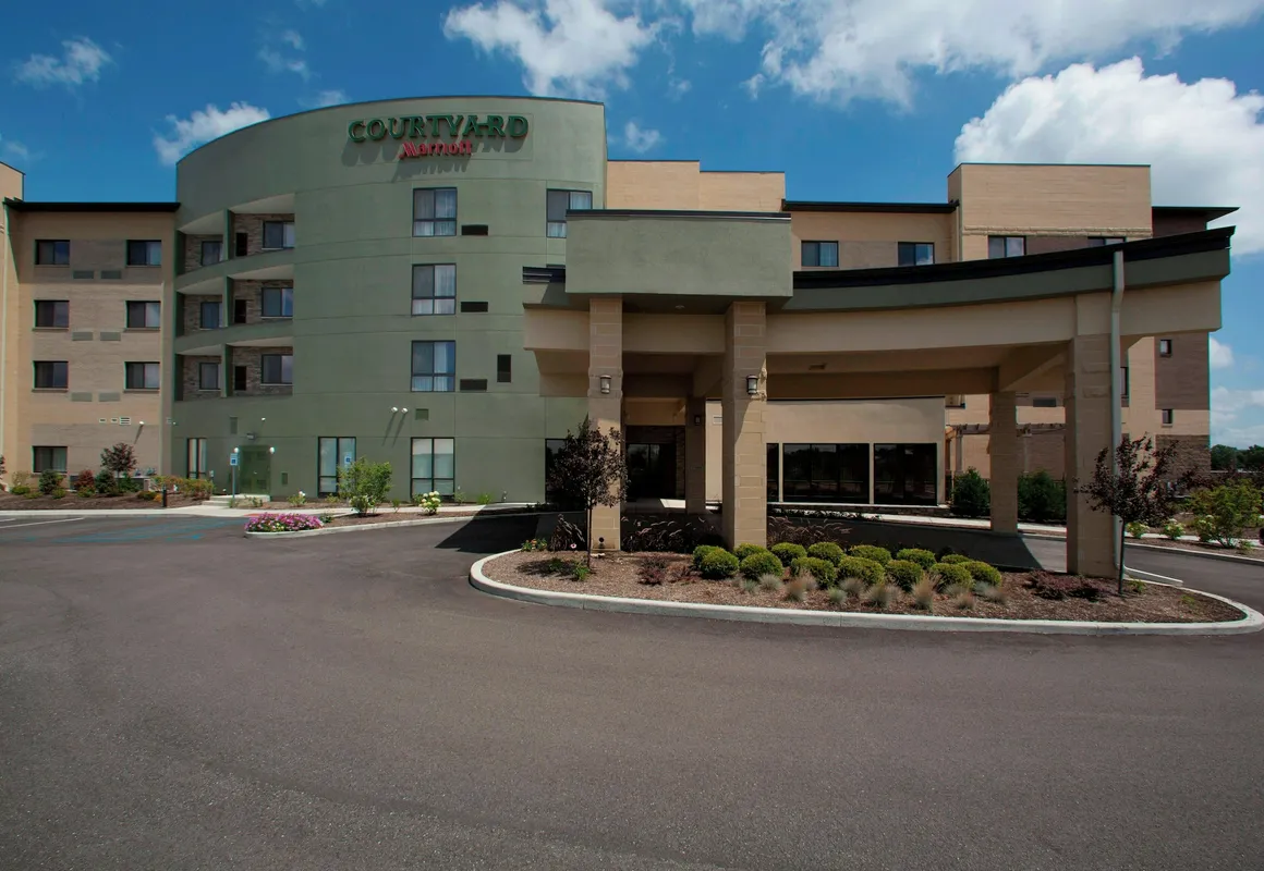 Courtyard Indianapolis Noblesville hotel hero