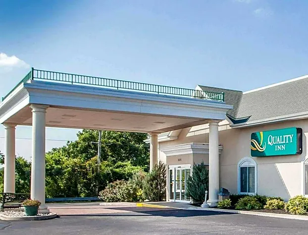 Quality Inn Lake of the Ozarks hotel detail image 1