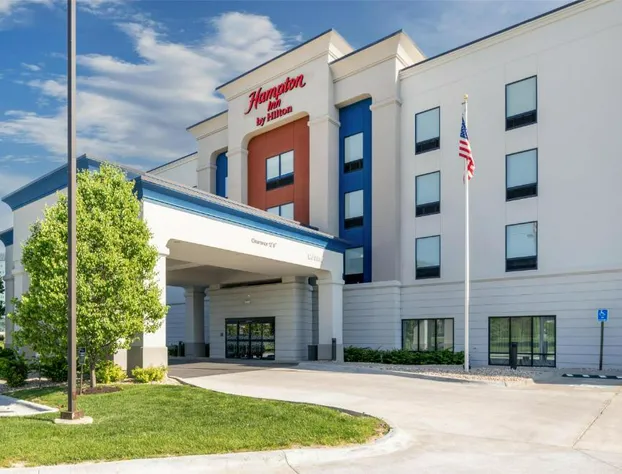Hampton Inn Omaha/West Dodge Road (Old Mill) hotel detail image 2