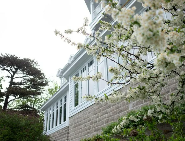 The Geneva Inn hotel detail image 1