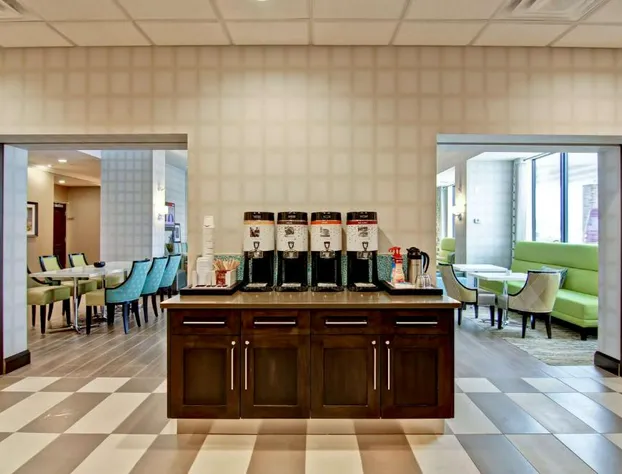 Hampton Inn & Suites by Hilton Saskatoon Airport hotel detail image 3