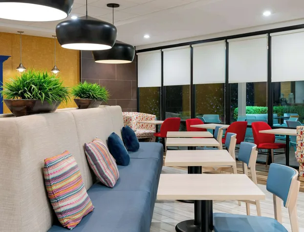 Home2 Suites by Hilton Buffalo Airport / Galleria Mall hotel detail image 2