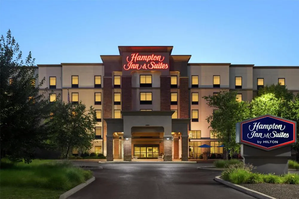Hampton Inn & Suites Pittsburgh/Harmarville hotel hero