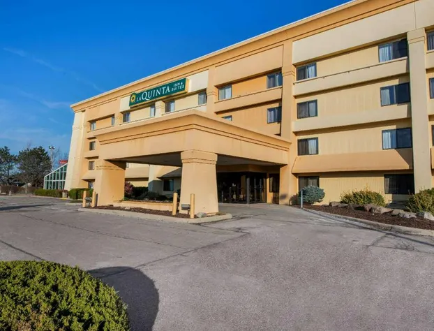 La Quinta Inn & Suites by Wyndham Mansfield OH hotel detail image 1