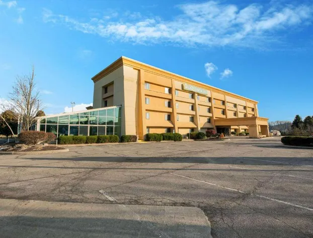 La Quinta Inn & Suites by Wyndham Mansfield OH hotel detail image 4