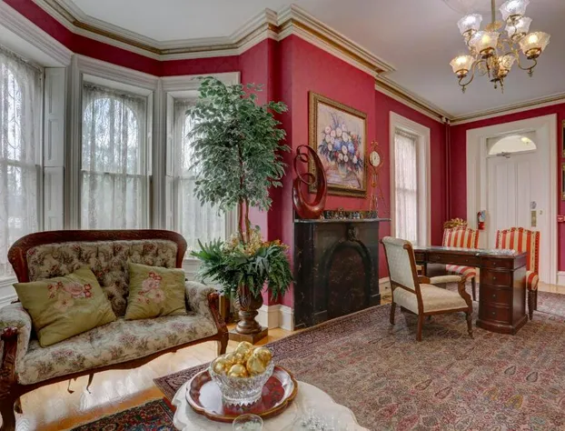 Greystone Manor Bed & Breakfast hotel detail image 1