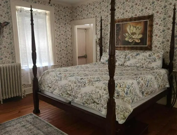 Greystone Manor Bed & Breakfast hotel detail image 4