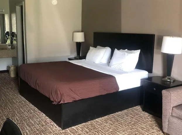 Americas Best Value Inn Brinkley hotel detail image 2