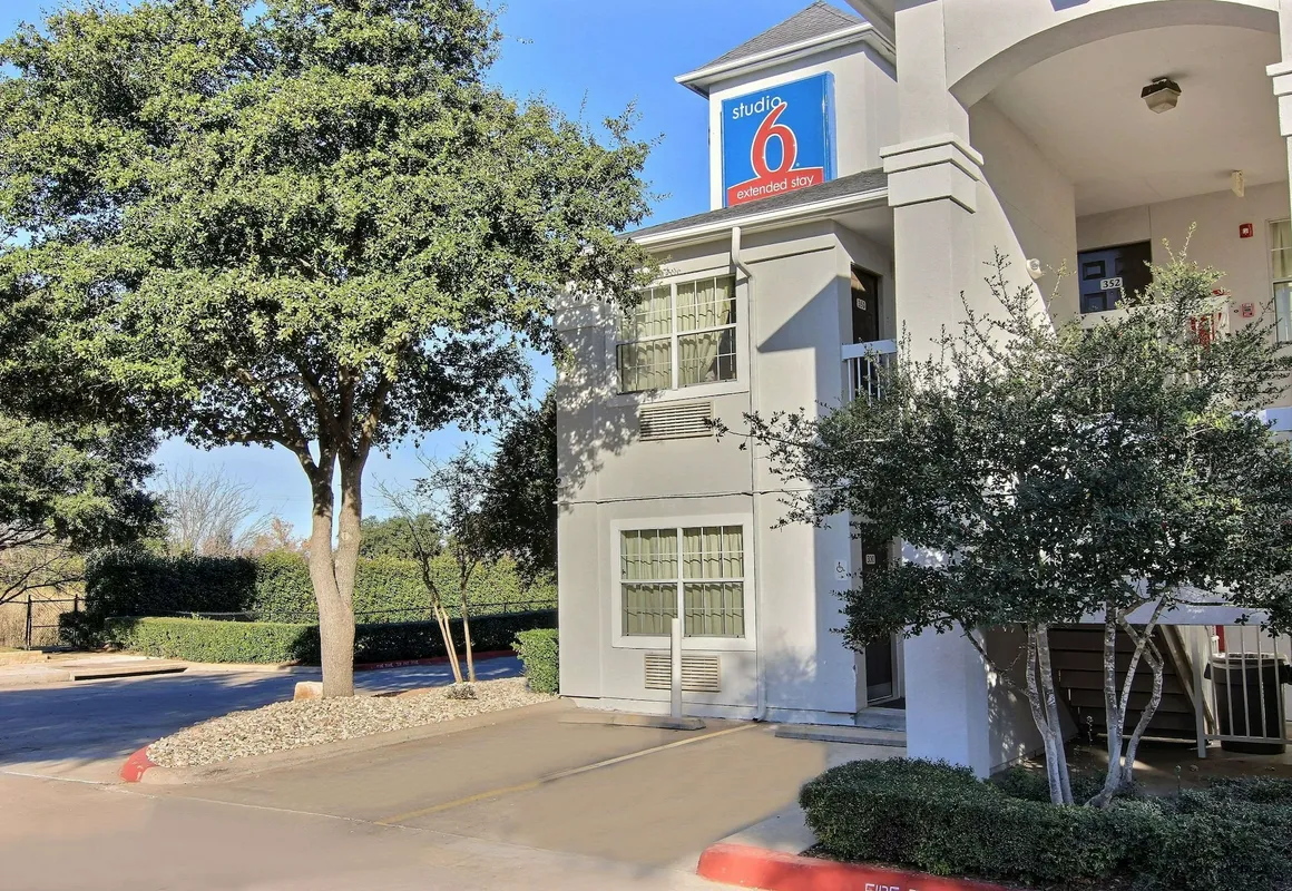 Studio 6 Austin, TX - Midtown hotel hero