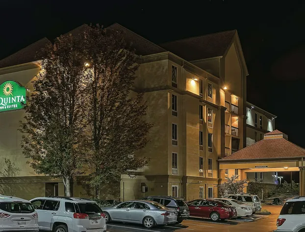 La Quinta Inn & Suites by Wyndham Pigeon Forge hotel detail image 3