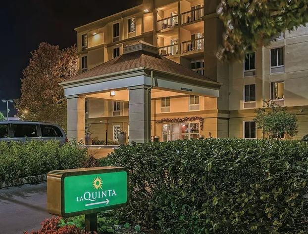 La Quinta Inn & Suites by Wyndham Pigeon Forge hotel detail image 4