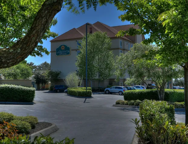 La Quinta Inn & Suites by Wyndham Pigeon Forge hotel detail image 4