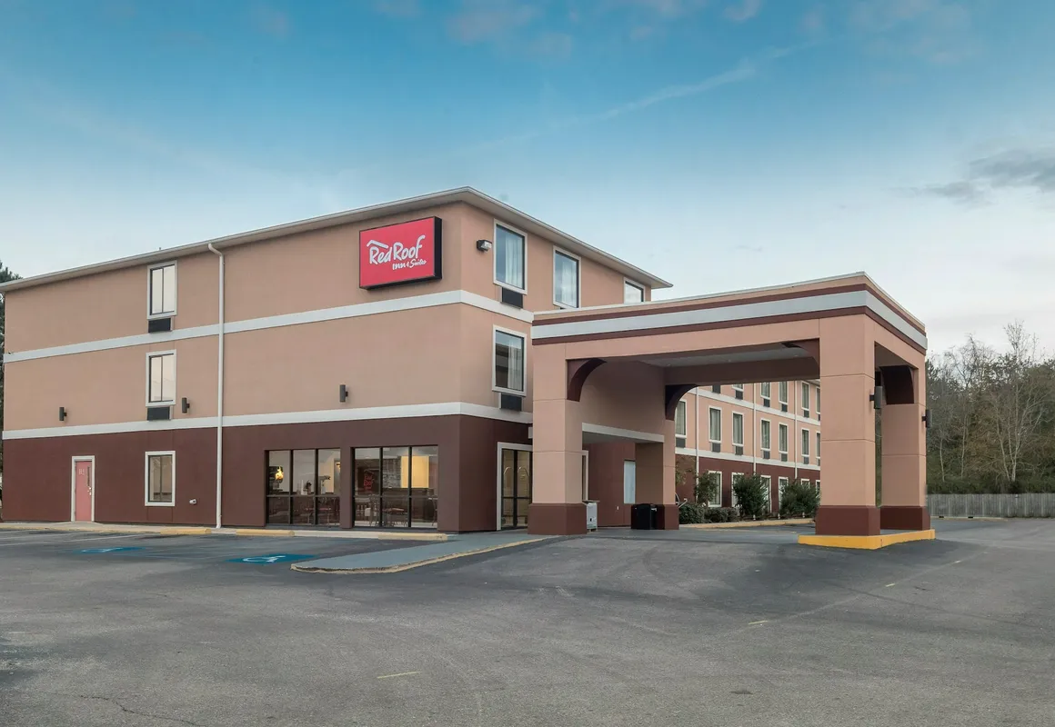 Red Roof Inn & Suites Biloxi - Ocean Springs hotel hero