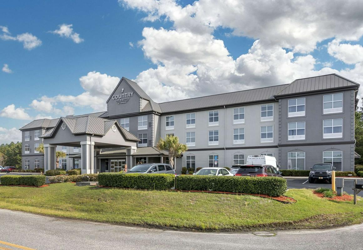 Country Inn & Suites by Radisson, Savannah Airport, GA hotel hero