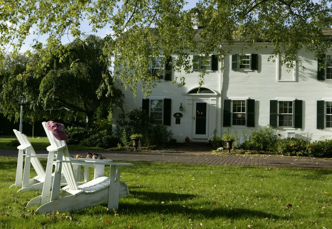 Captain's House Inn hotel hero