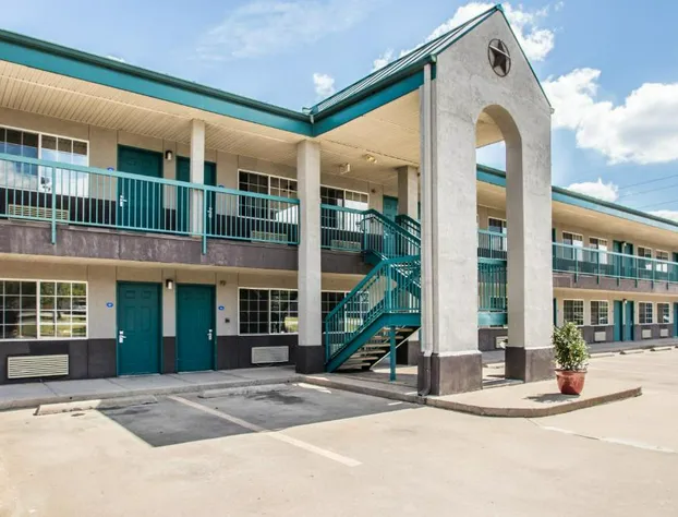 Americas Best Value Inn Ft. Worth hotel detail image 4