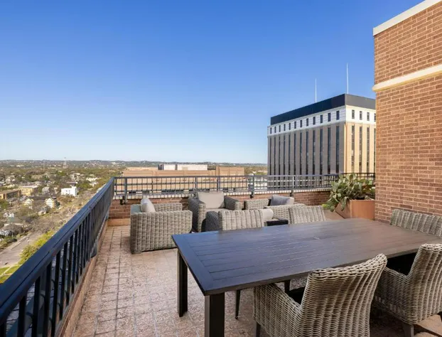 DoubleTree Suites by Hilton Austin Downtown Capitol hotel detail image 1