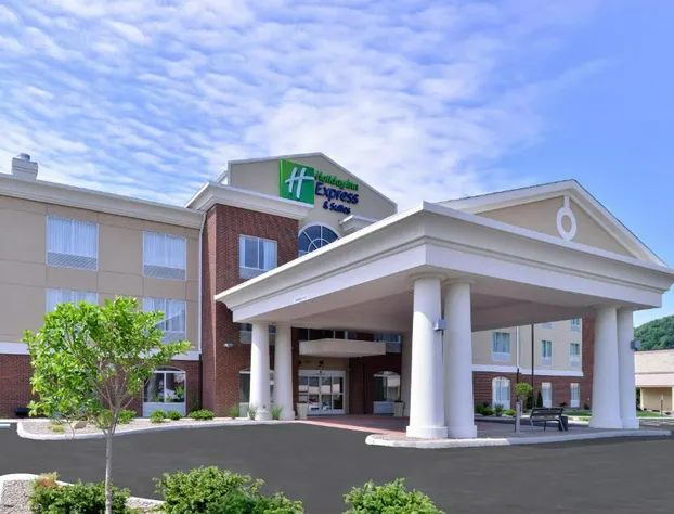 Holiday Inn Express & Suites New Martinsville by IHG hotel detail image 1