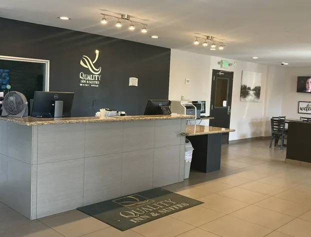 Quality Inn & Suites near Downtown Bakersfield hotel detail image 2