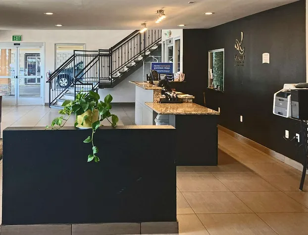 Quality Inn & Suites near Downtown Bakersfield hotel detail image 4