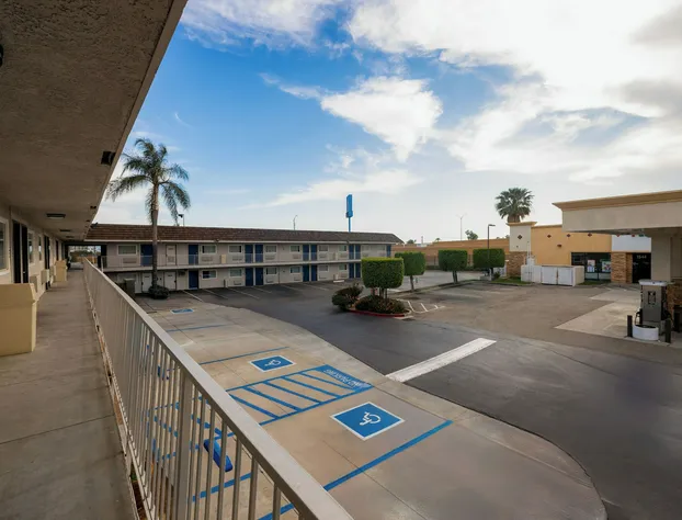 Motel 6 Ontario, CA - Airport hotel detail image 3