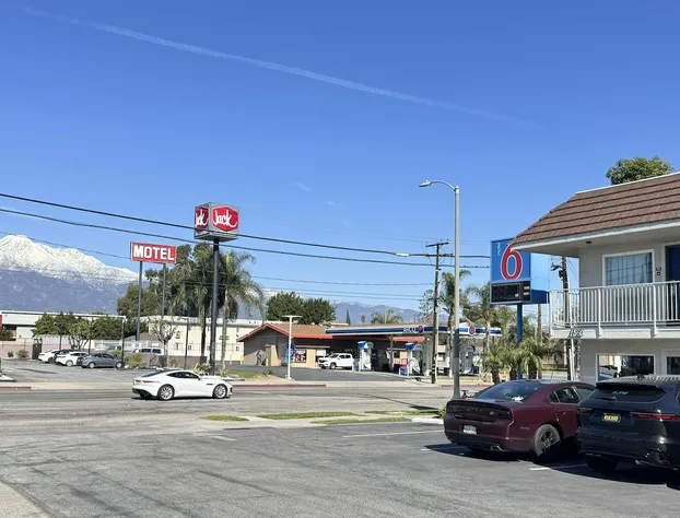 Motel 6 Ontario, CA - Airport hotel detail image 2