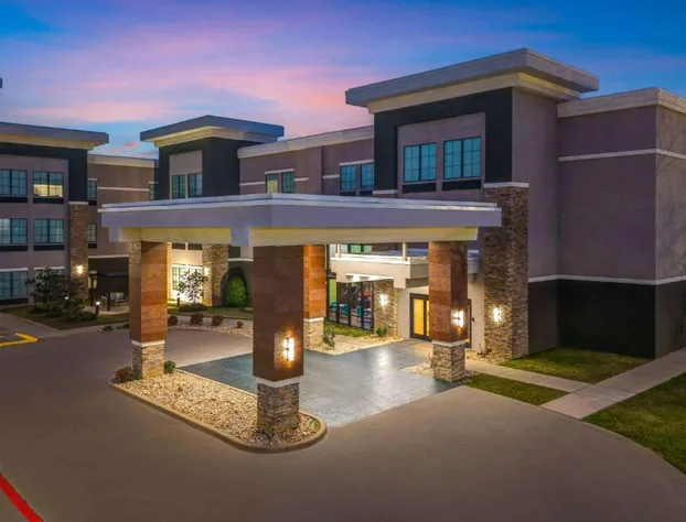 La Quinta Inn & Suites by Wyndham Tyler - University Area hotel detail image 3