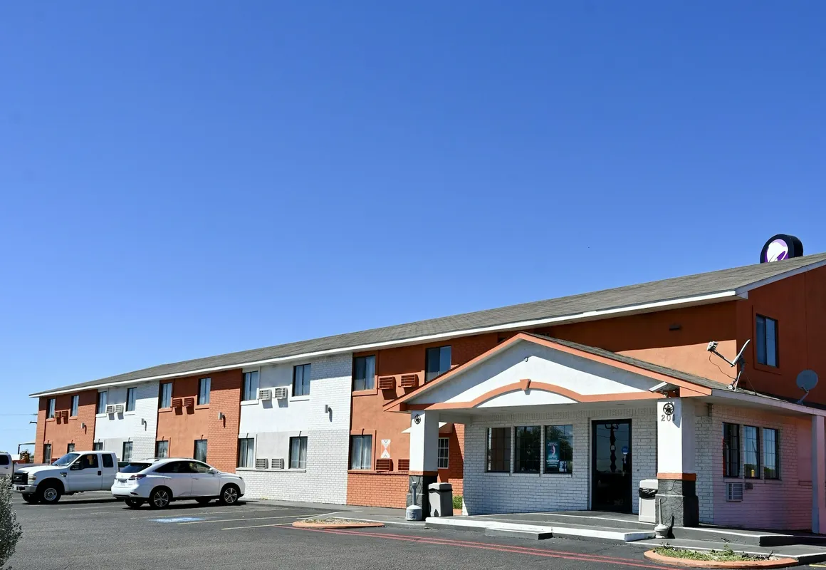 Howard Johnson by Wyndham New Braunfels hotel hero