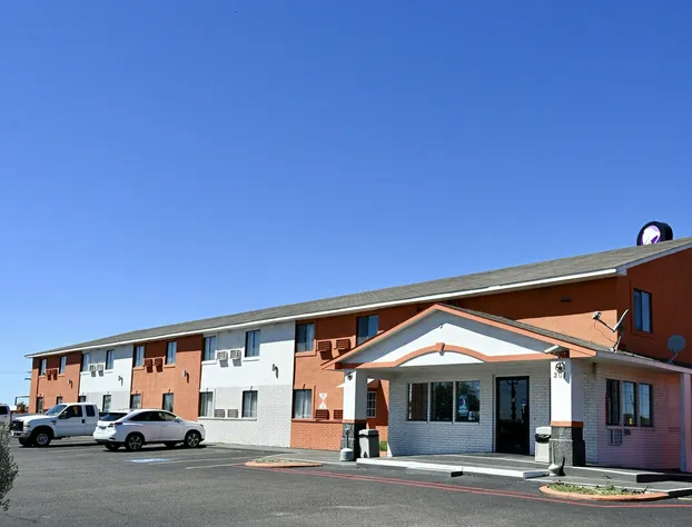 Howard Johnson by Wyndham New Braunfels hotel detail image 1